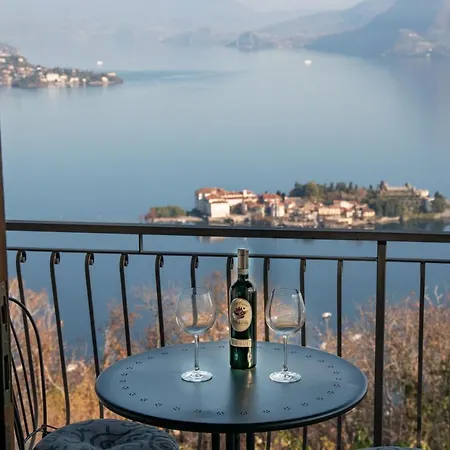 Alba In Ca Delle Isole Stresa